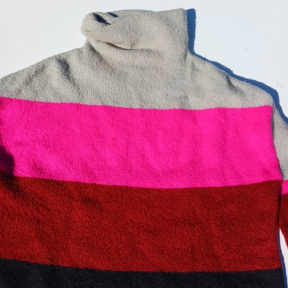 Aqua Size M Pink Red Women's Sweater - Picture 4 of 8